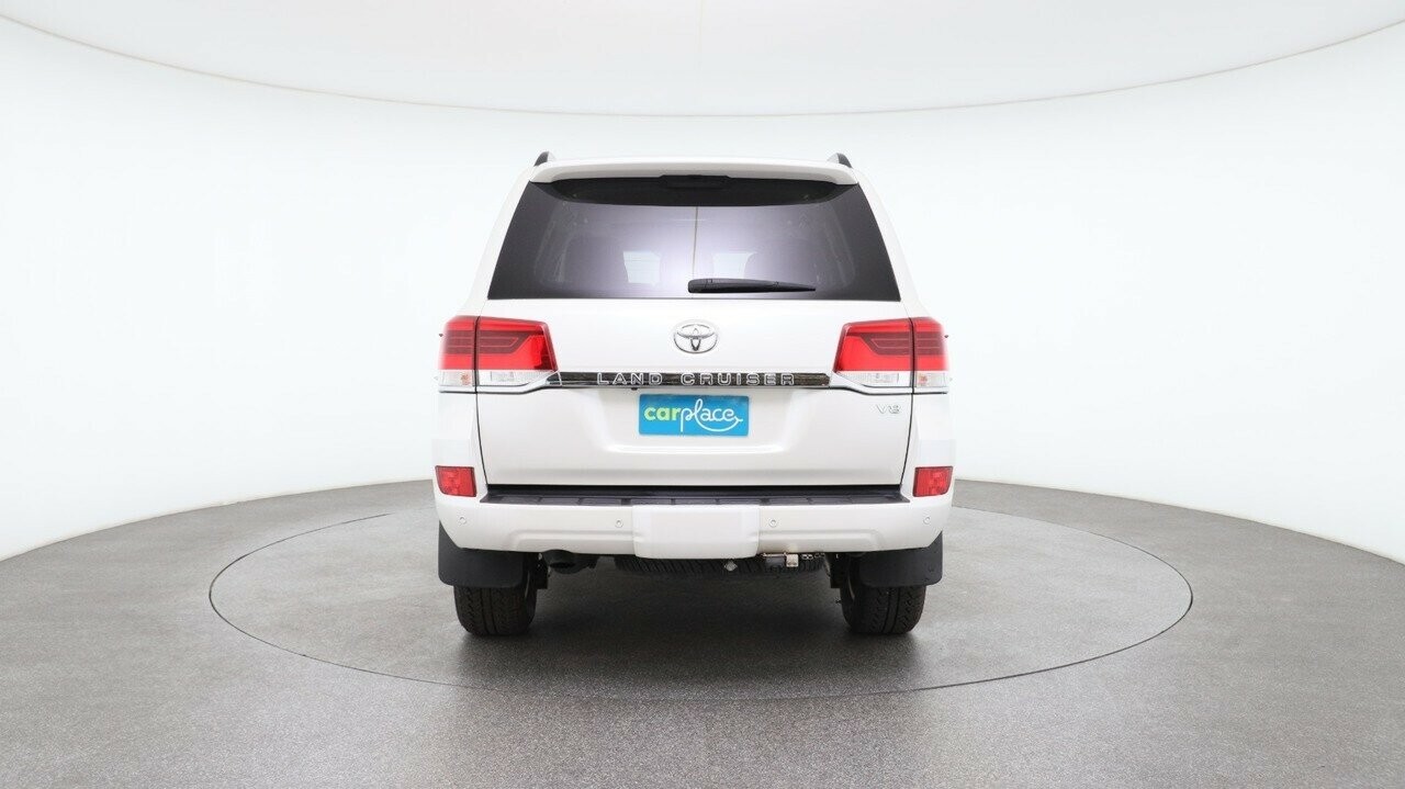 Toyota Landcruiser image 2