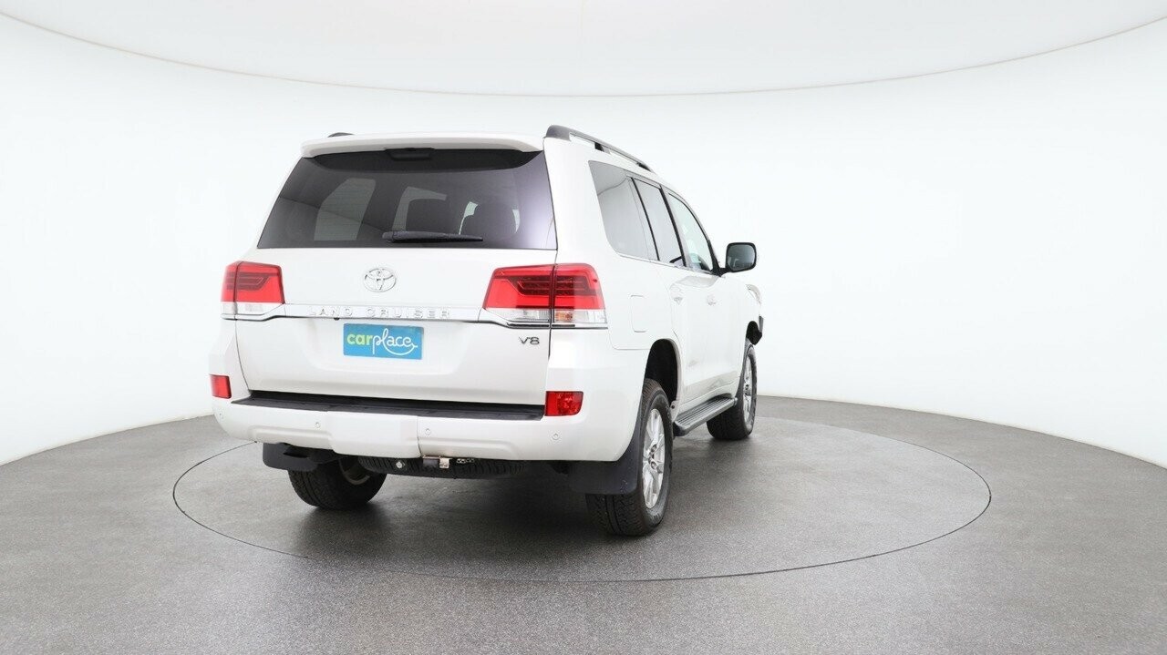 Toyota Landcruiser image 3