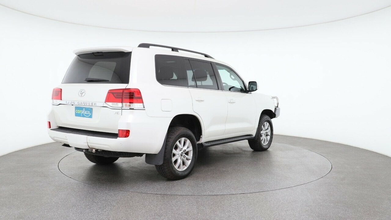 Toyota Landcruiser image 4