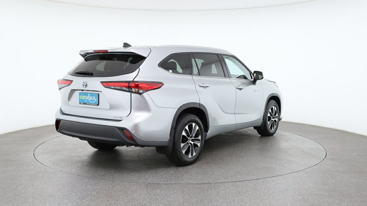 Toyota Kluger image 4