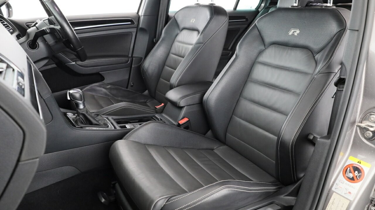 Volkswagen Golf image 2