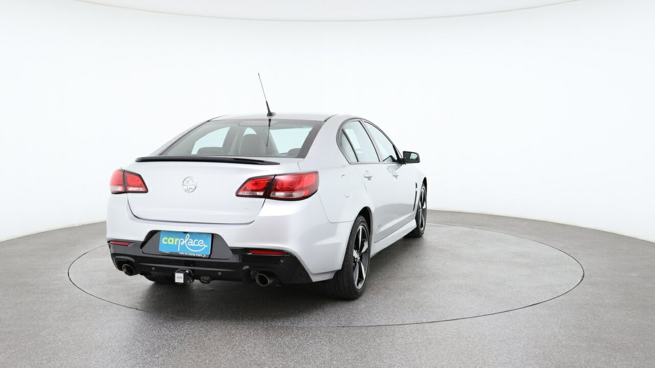 Holden Commodore image 3