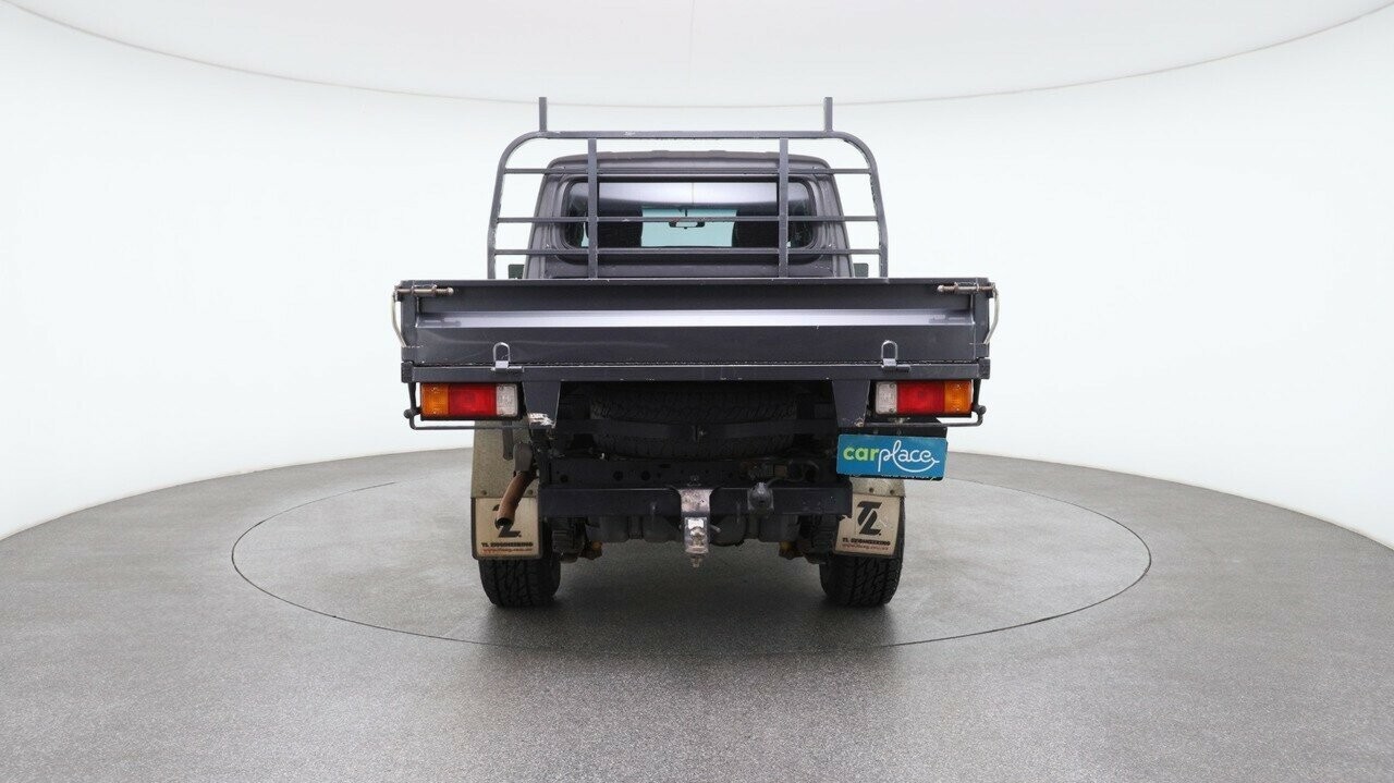 Toyota Landcruiser image 2