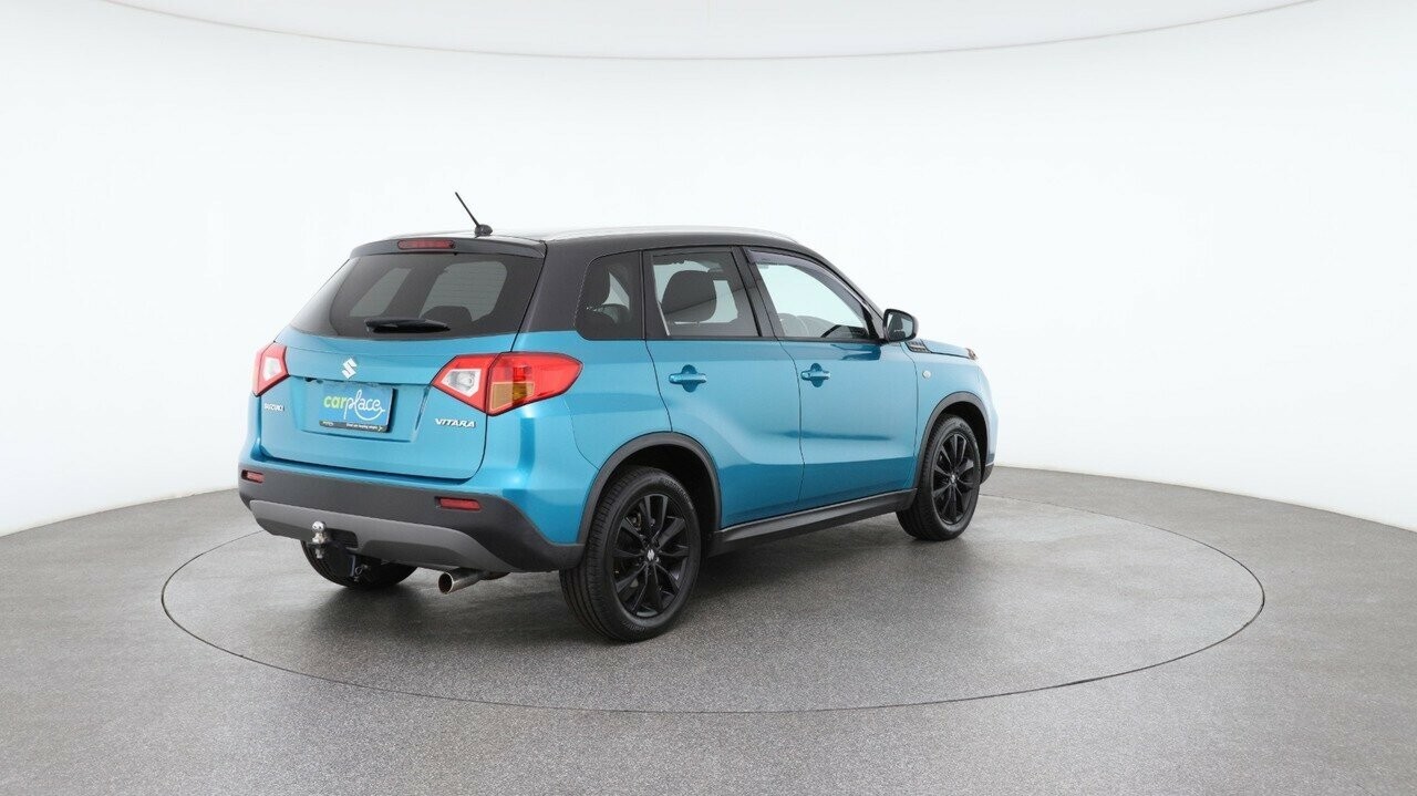 Suzuki Vitara image 4