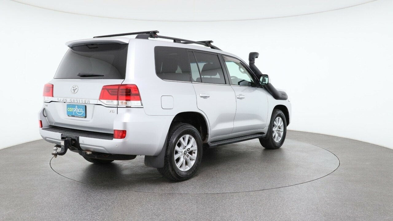 Toyota Landcruiser image 4