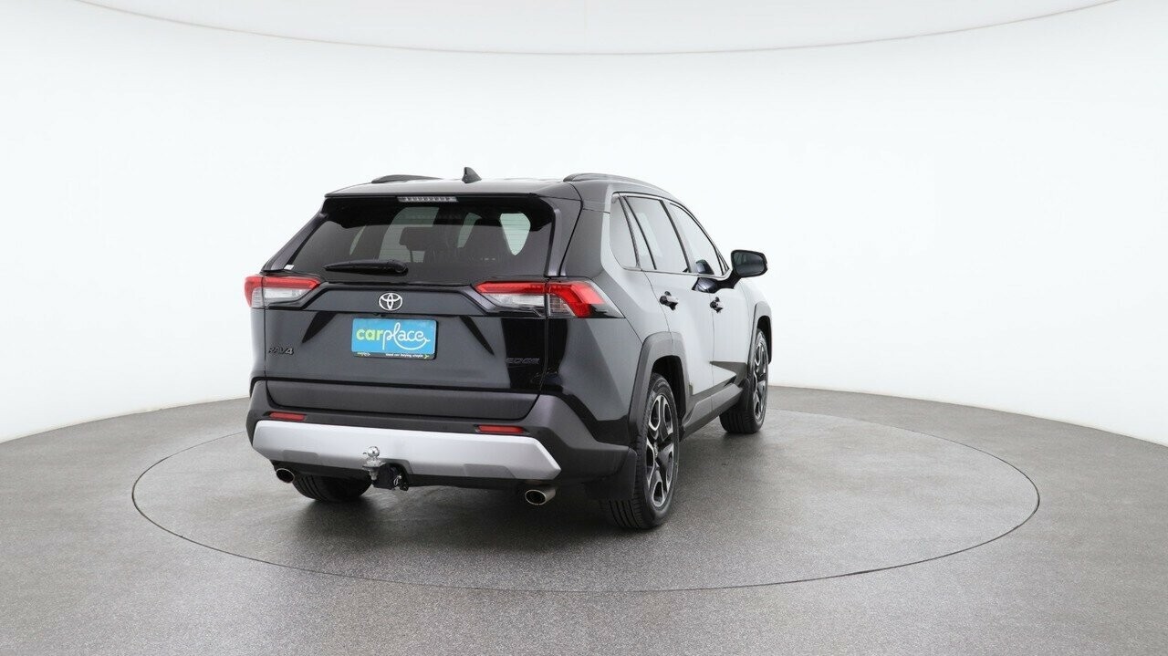 Toyota Rav4 image 3