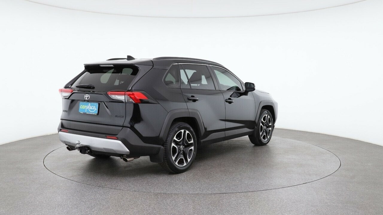 Toyota Rav4 image 4