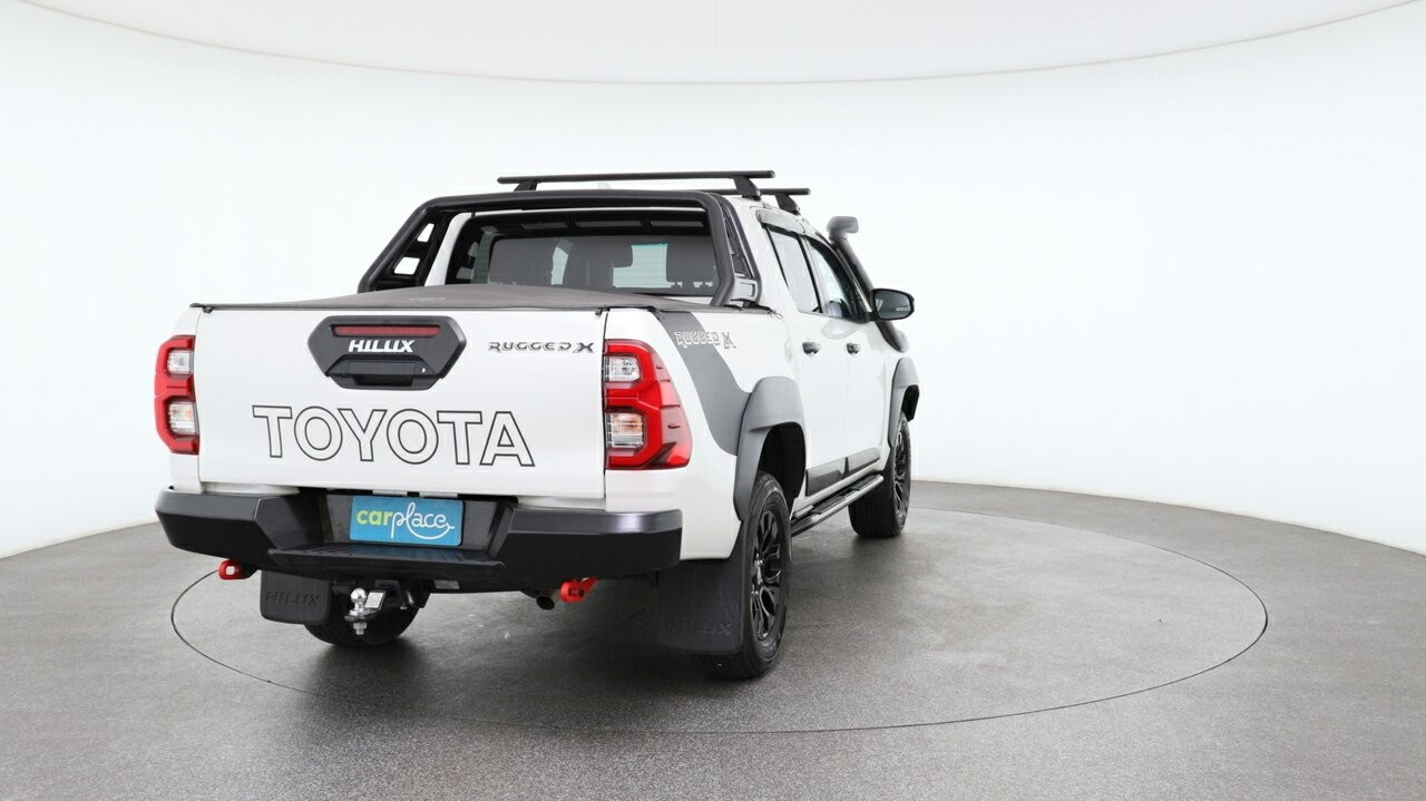 Toyota Hilux image 3