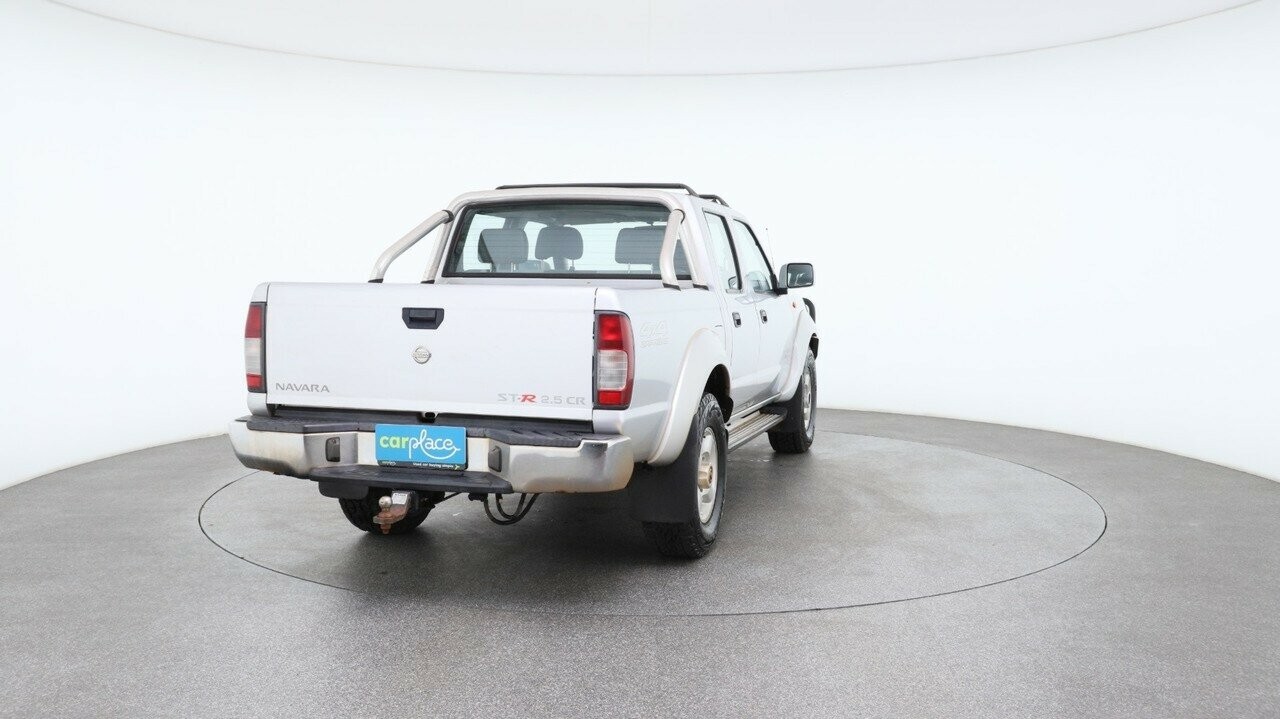 Nissan Navara image 3