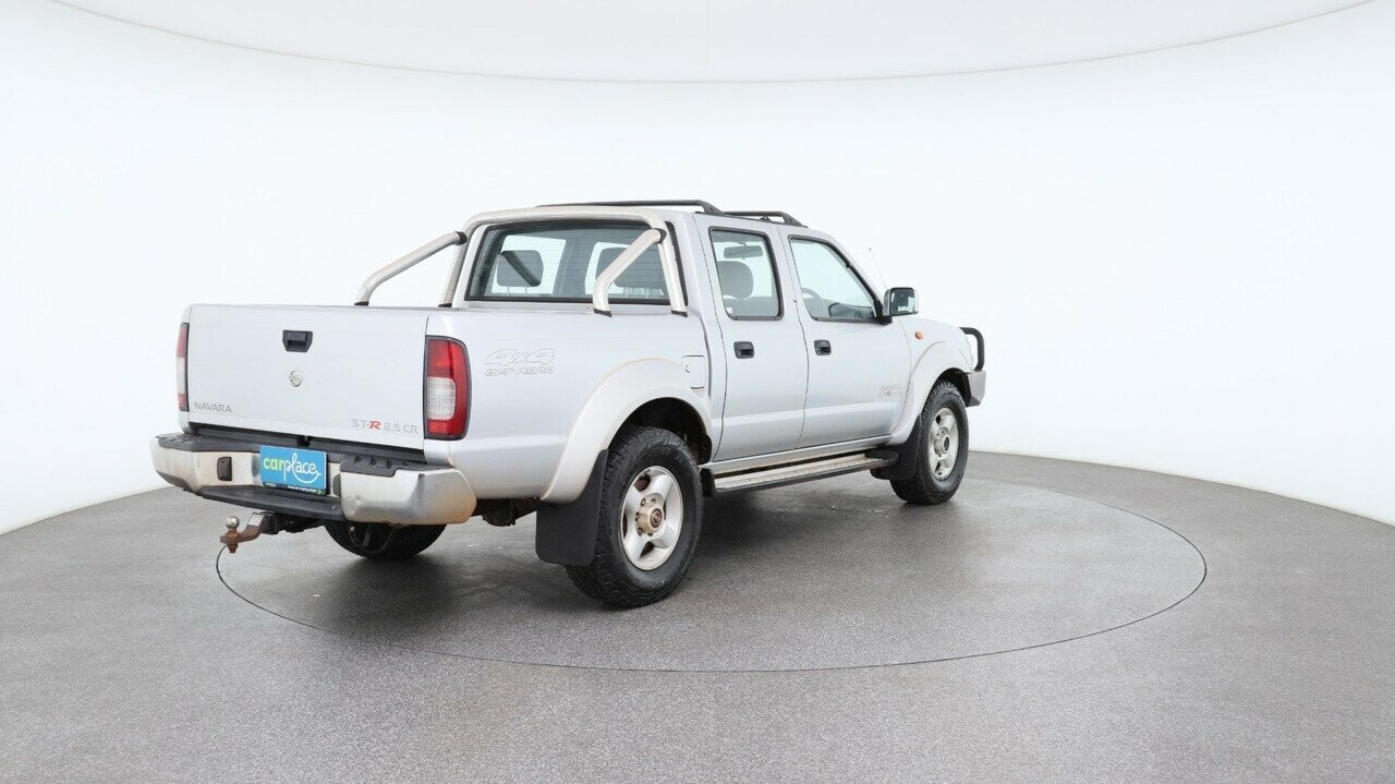Nissan Navara image 4