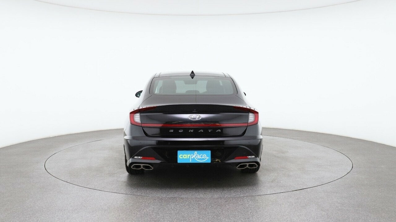 Hyundai Sonata image 2