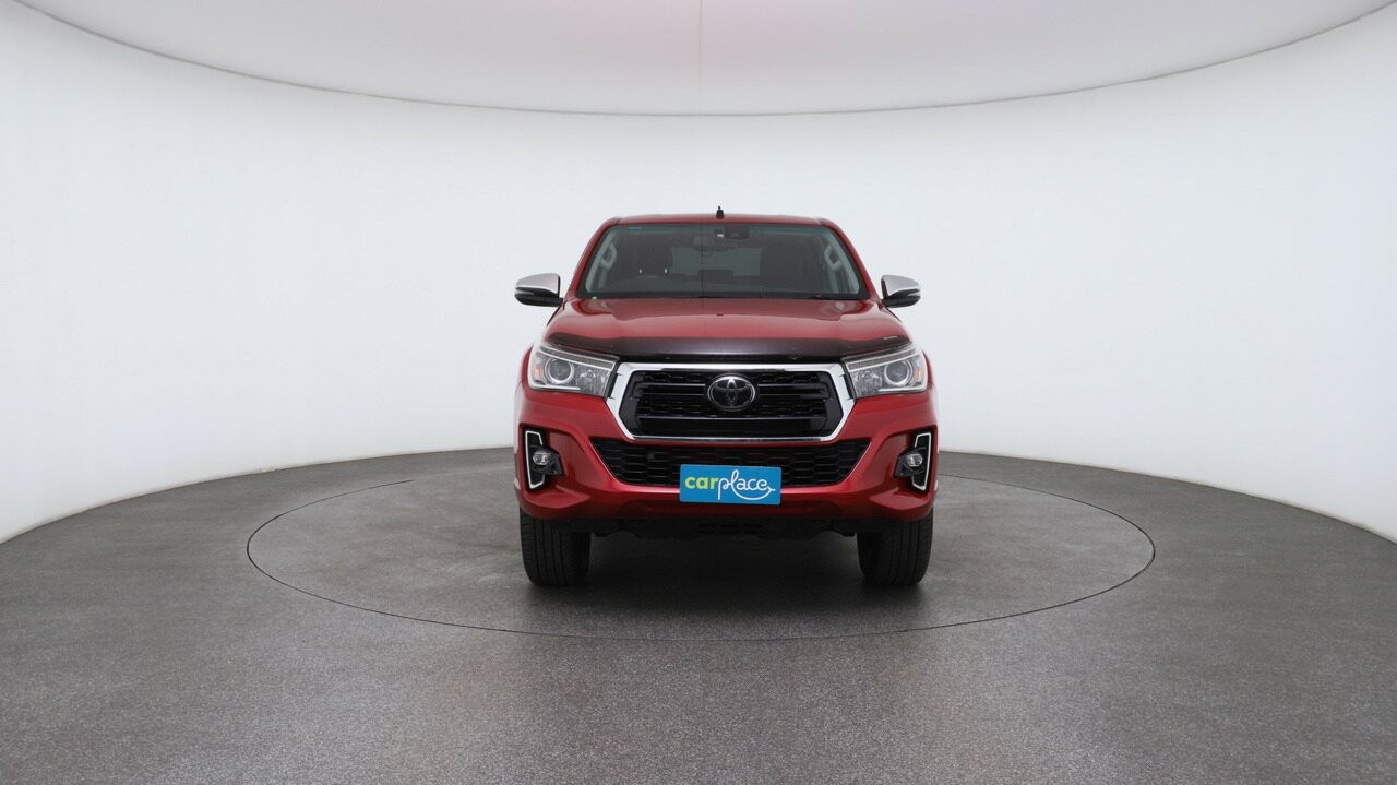 Toyota Hilux image 2