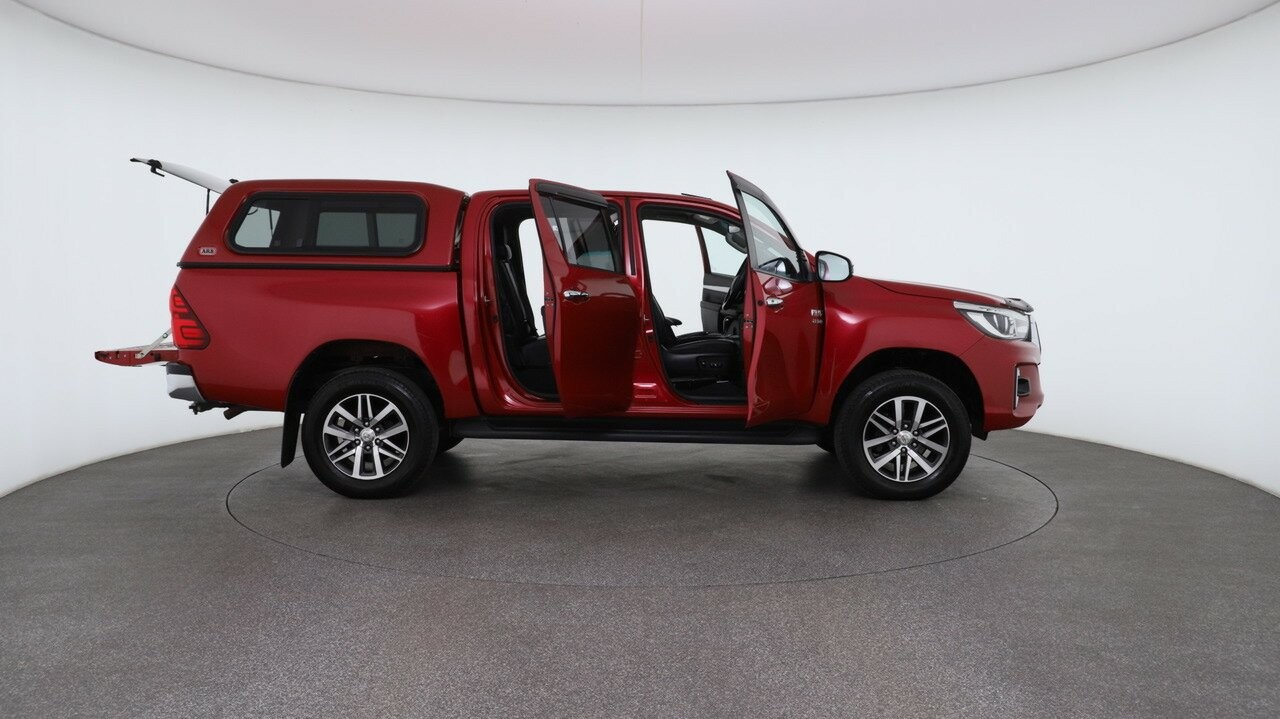 Toyota Hilux image 4