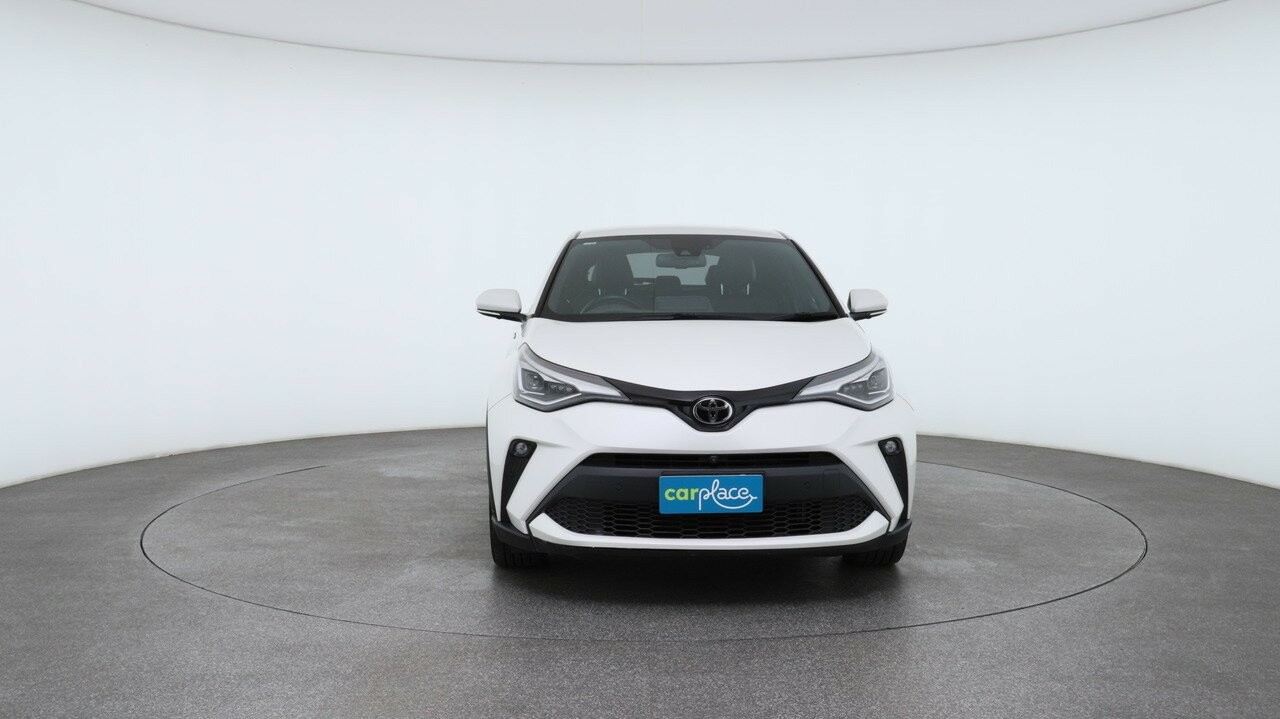 Toyota C-hr image 2