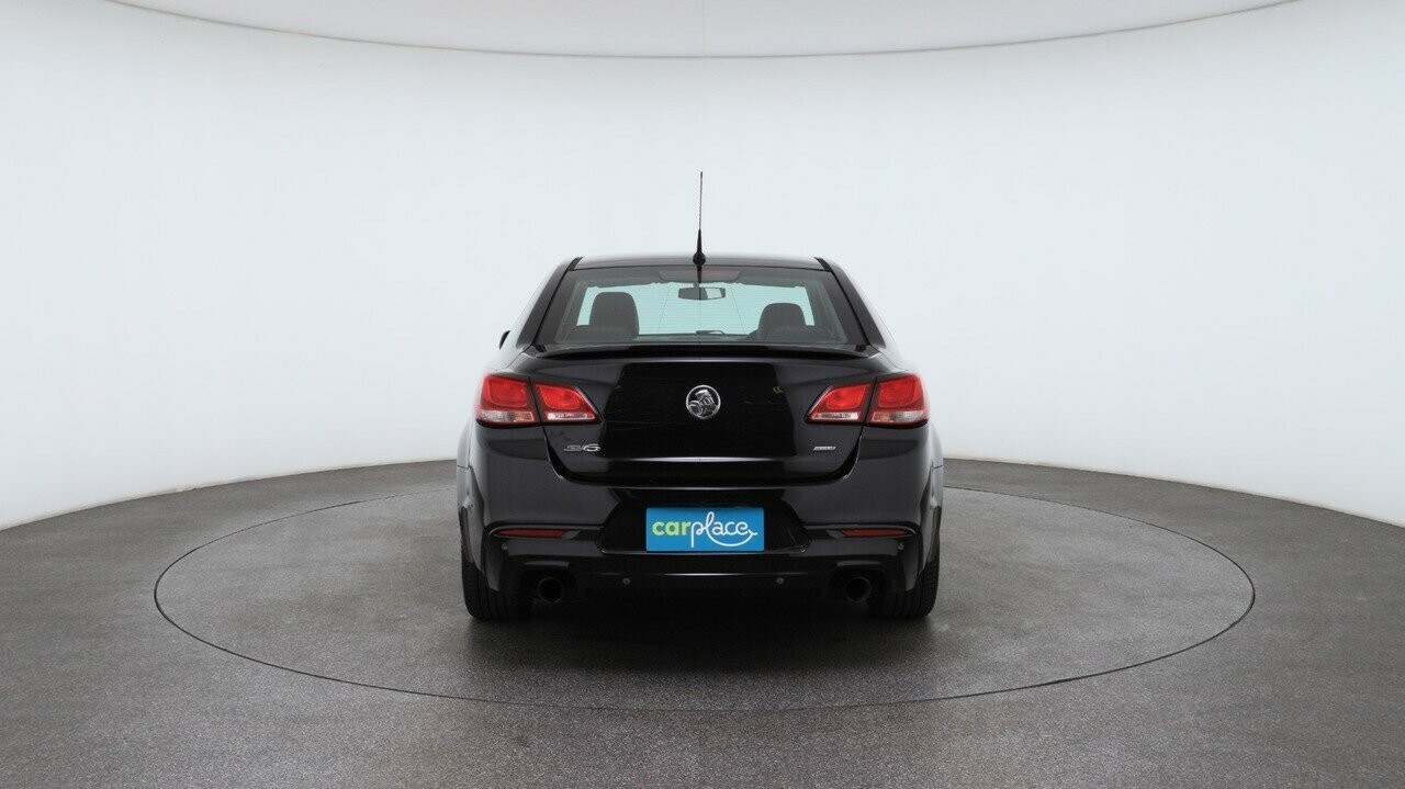 Holden Commodore image 2