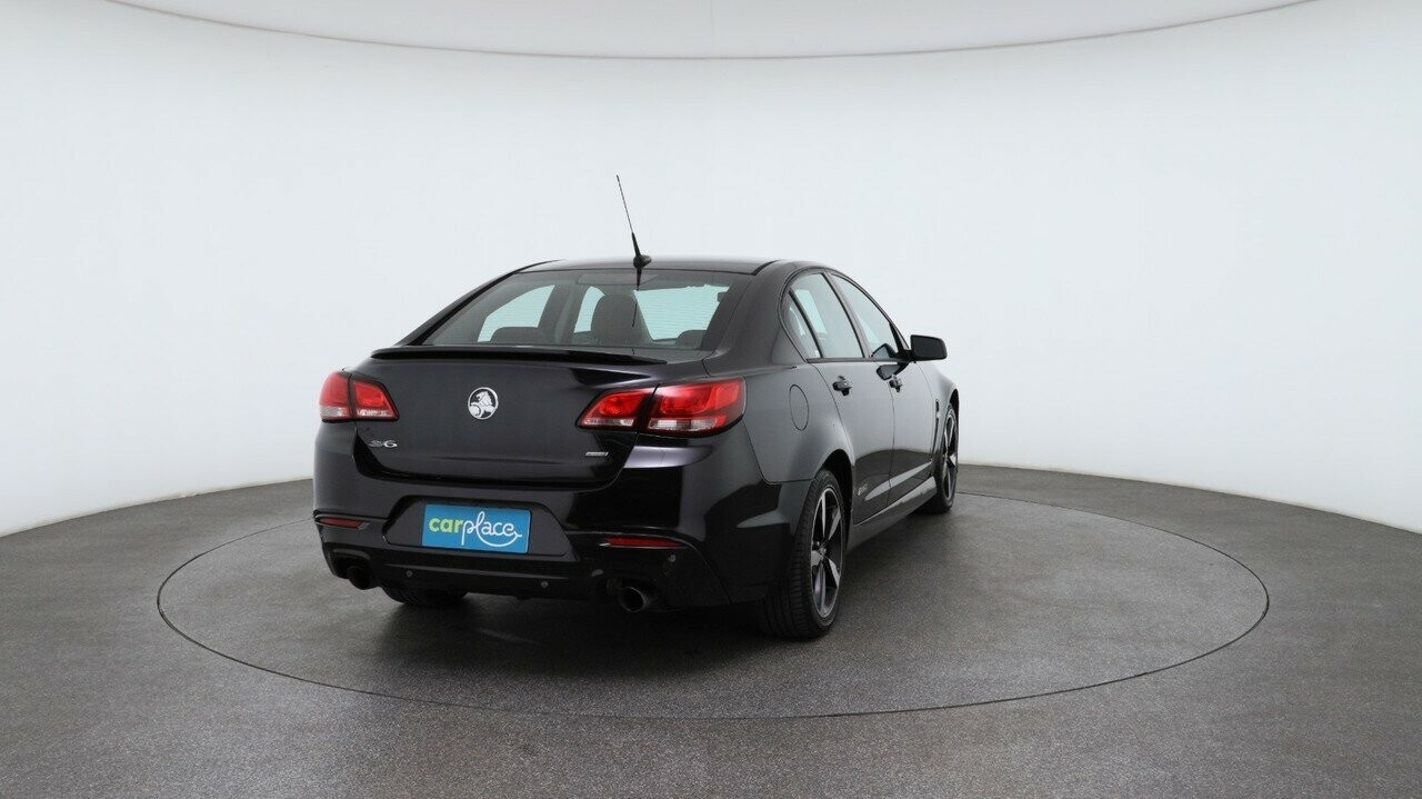 Holden Commodore image 3