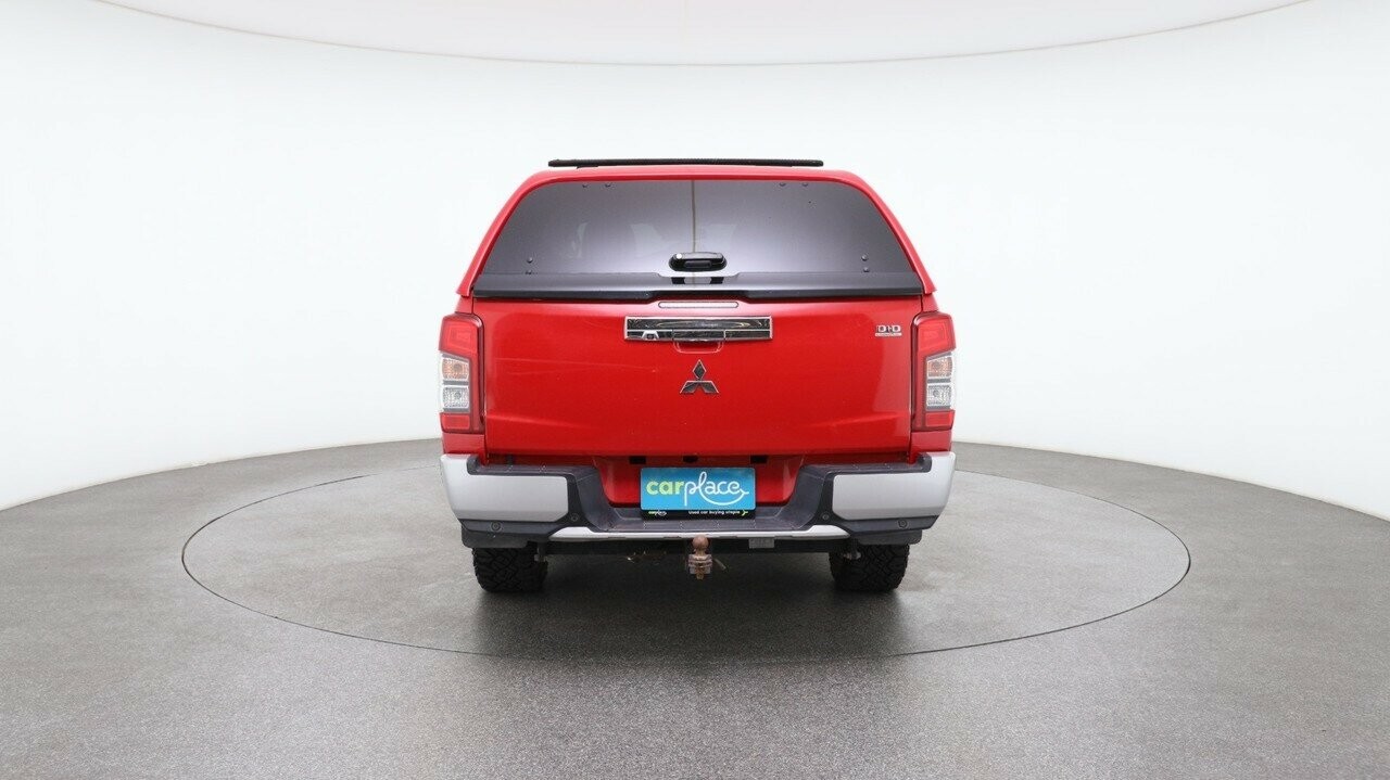 Mitsubishi Triton image 2