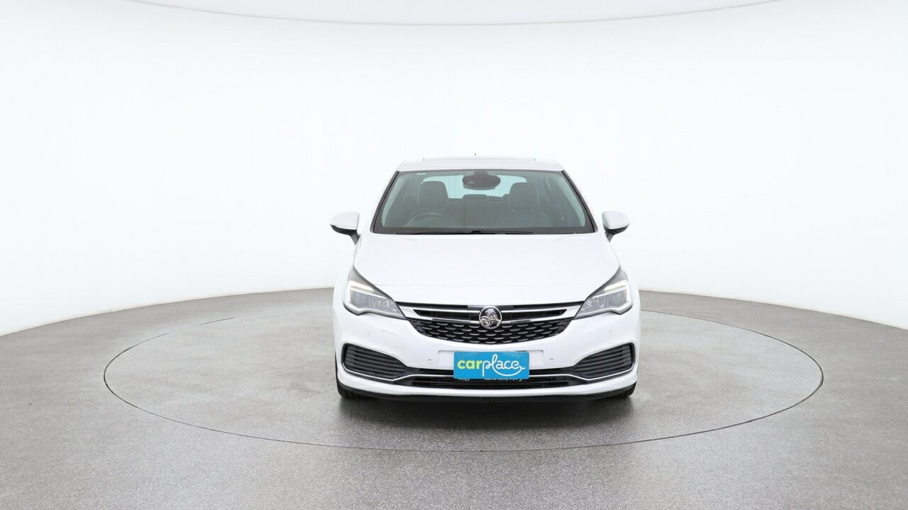 Holden Astra image 2