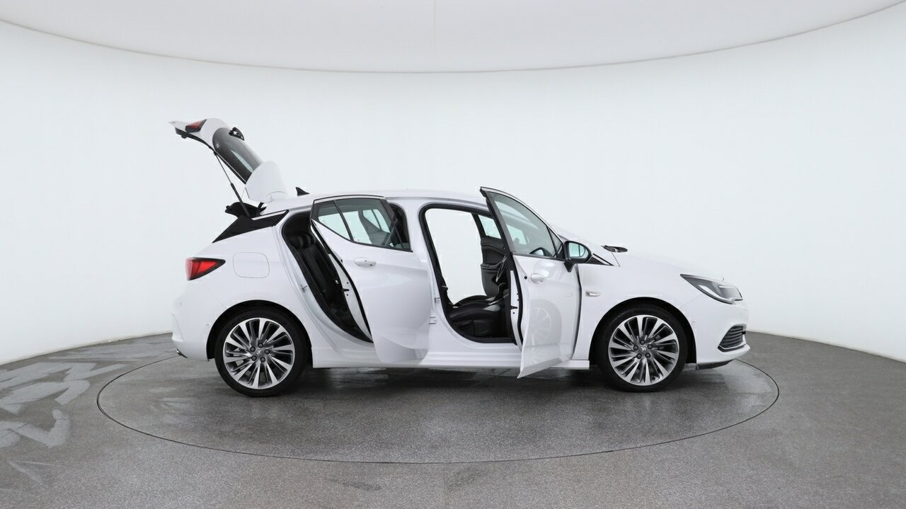 Holden Astra image 4