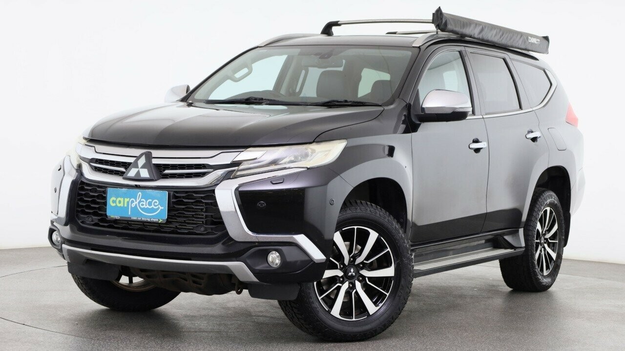 Mitsubishi Pajero Sport image 1