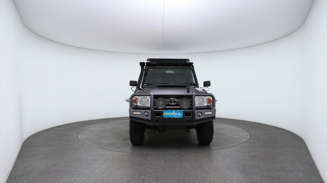 Toyota Landcruiser image 2