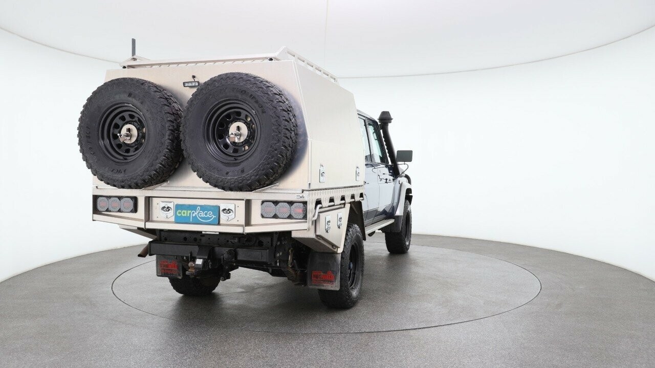 Toyota Landcruiser image 3