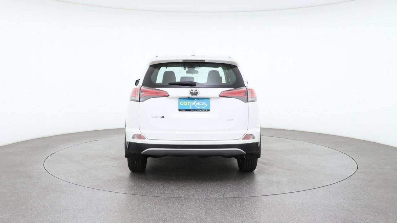 Toyota Rav4 image 2