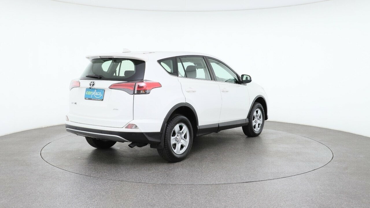 Toyota Rav4 image 4