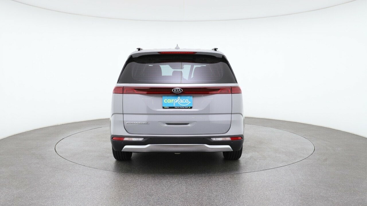 Kia Carnival image 2