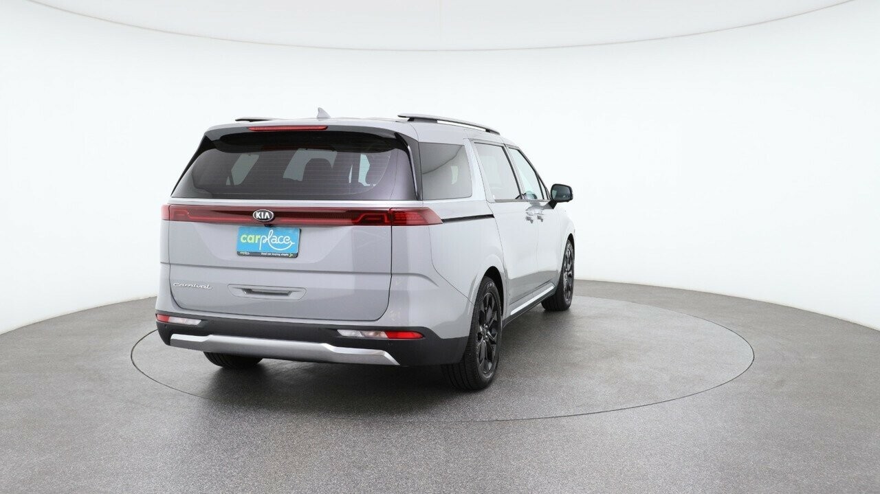 Kia Carnival image 3