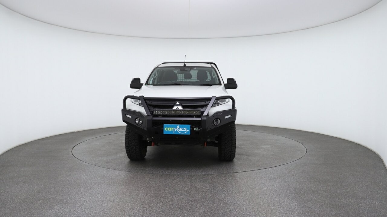 Mitsubishi Triton image 2
