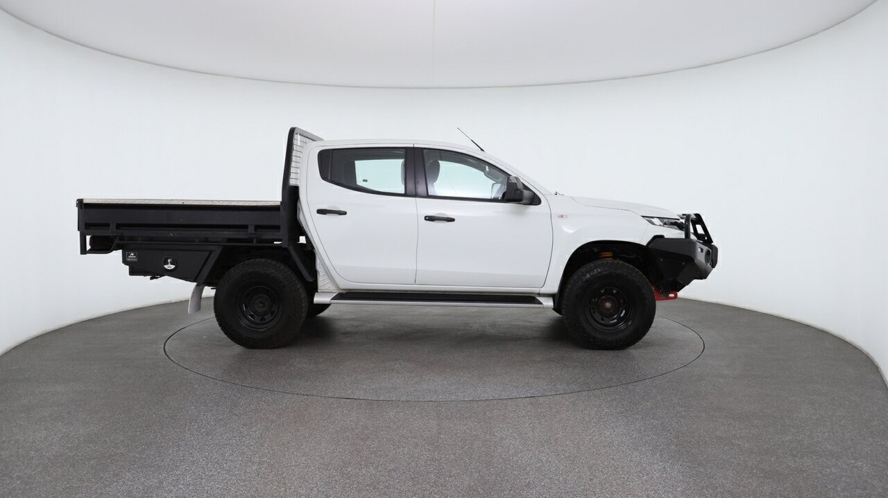 Mitsubishi Triton image 3