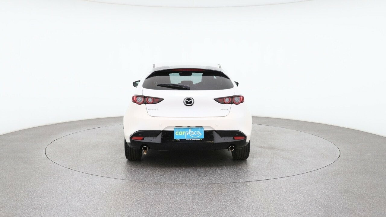 Mazda 3 image 2
