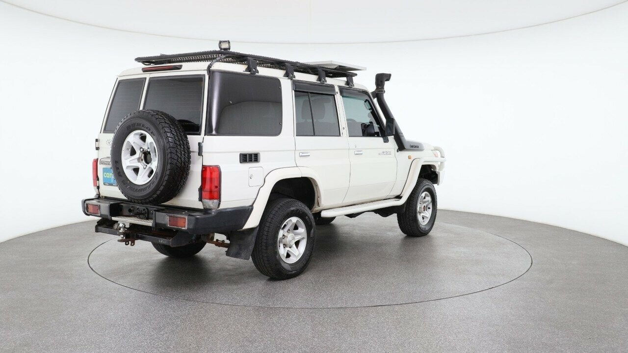 Toyota Landcruiser image 4