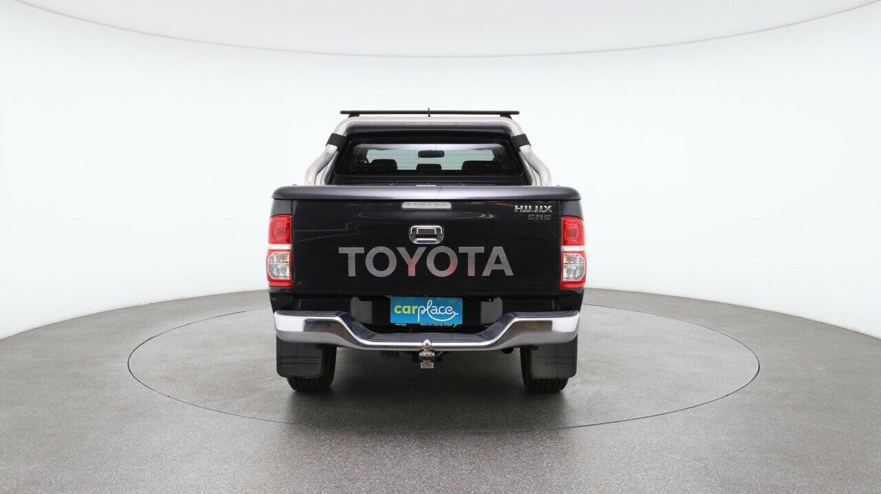 Toyota Hilux image 2