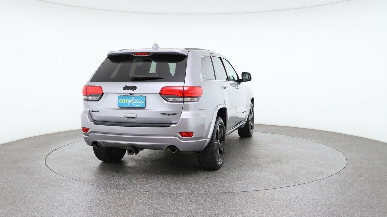 Jeep Grand Cherokee image 3