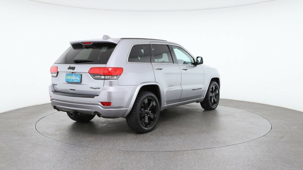 Jeep Grand Cherokee image 4