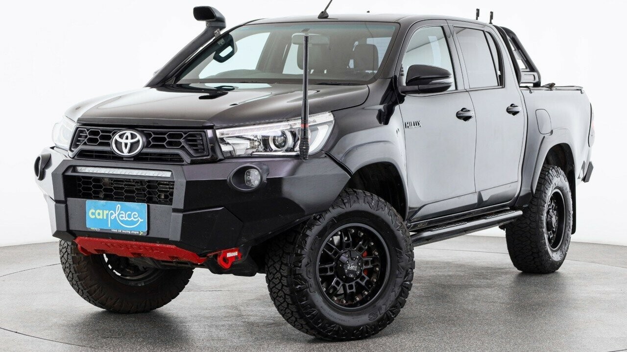 Toyota Hilux image 1