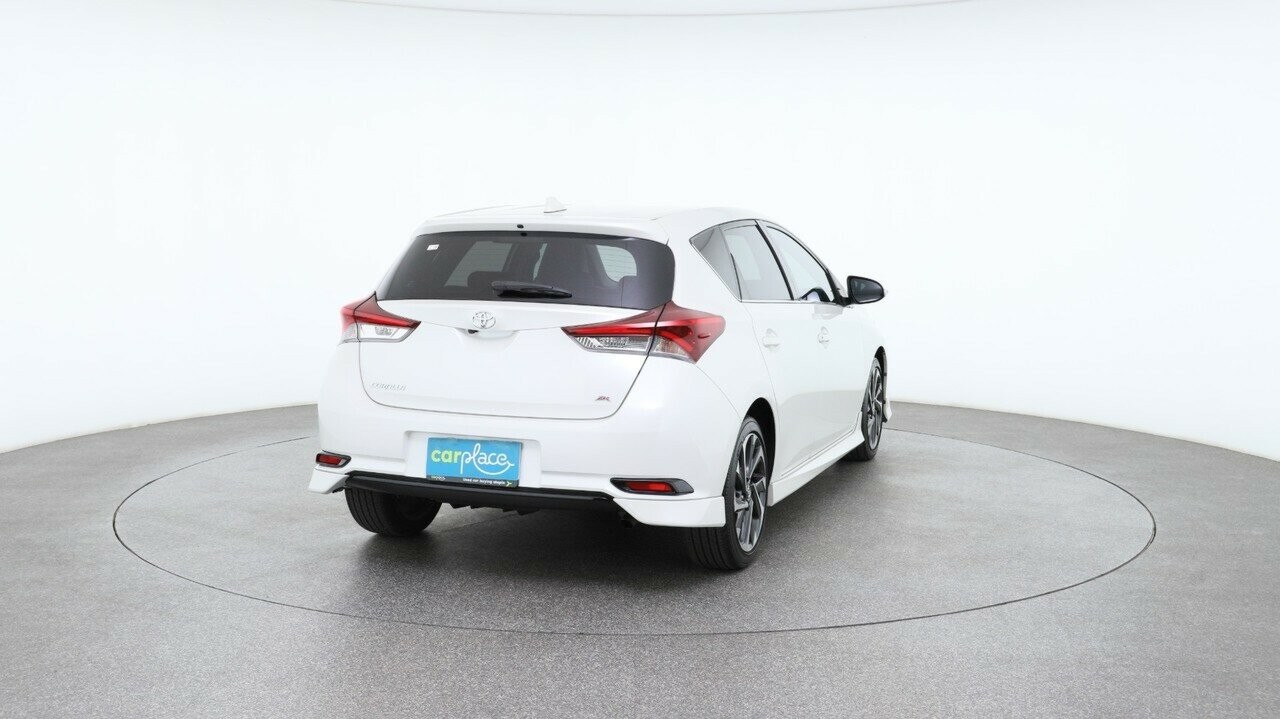 Toyota Corolla image 3