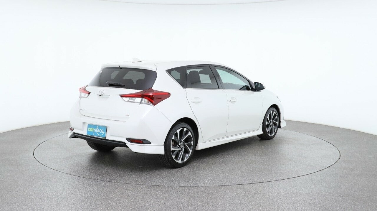 Toyota Corolla image 4