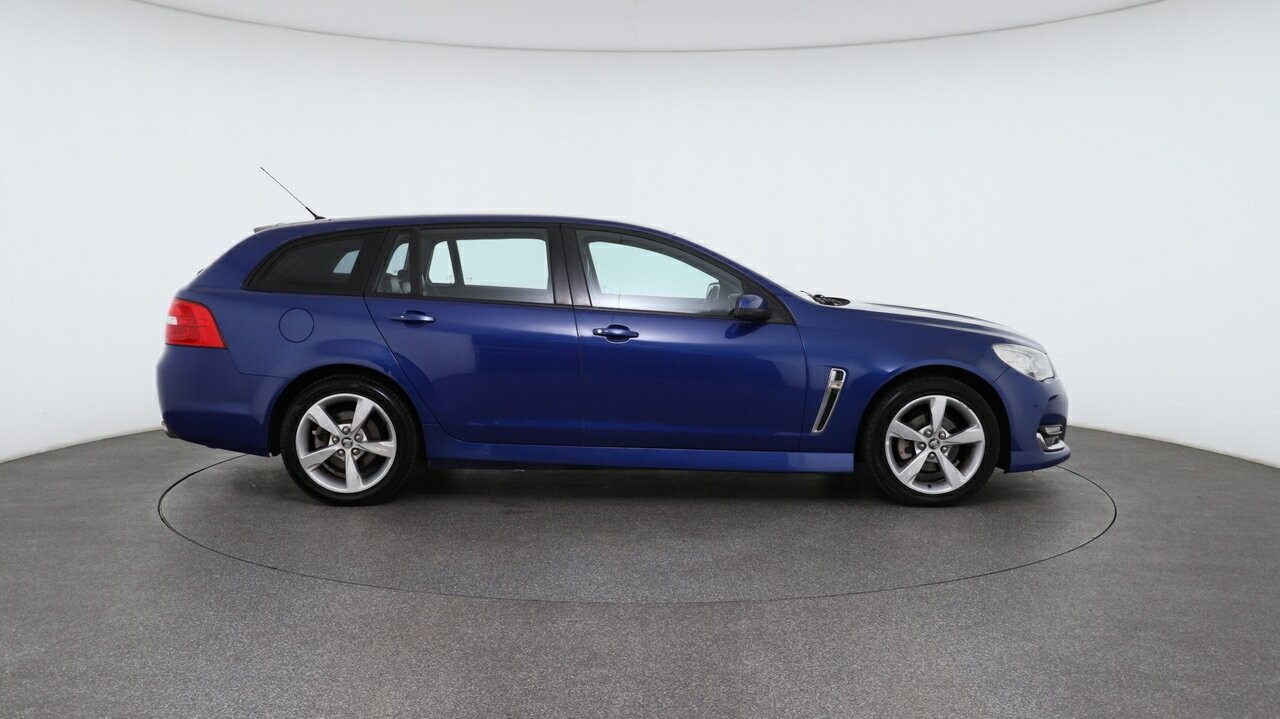 Holden Commodore image 3
