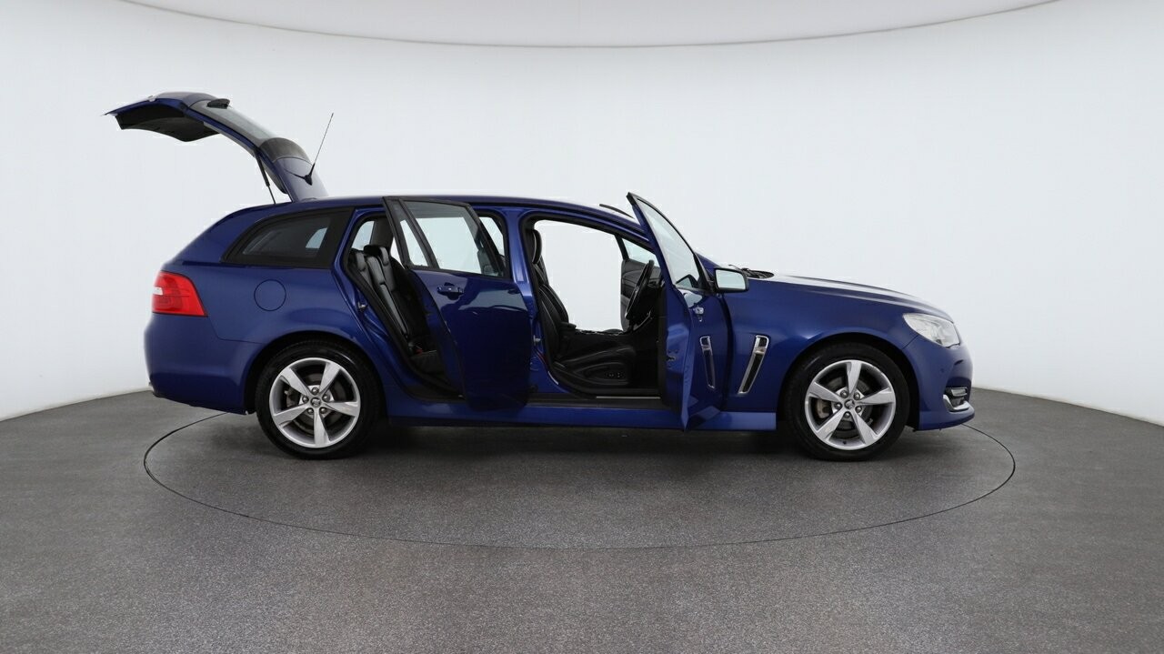 Holden Commodore image 4