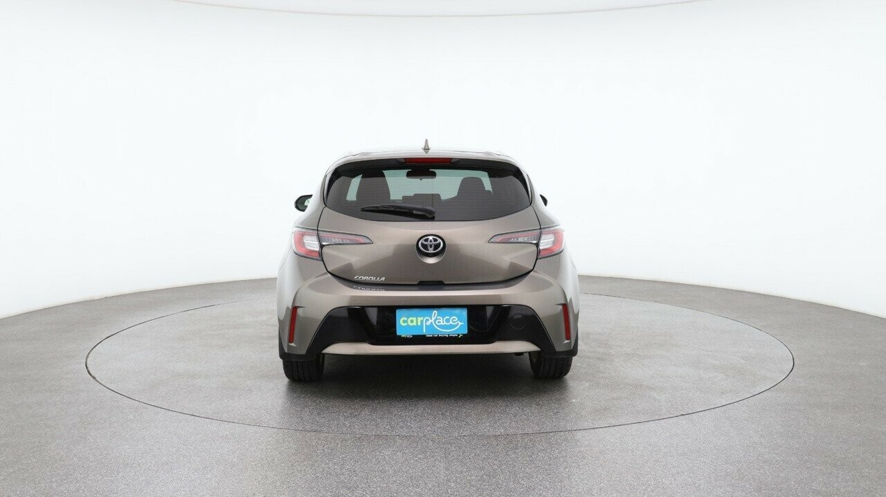 Toyota Corolla image 2