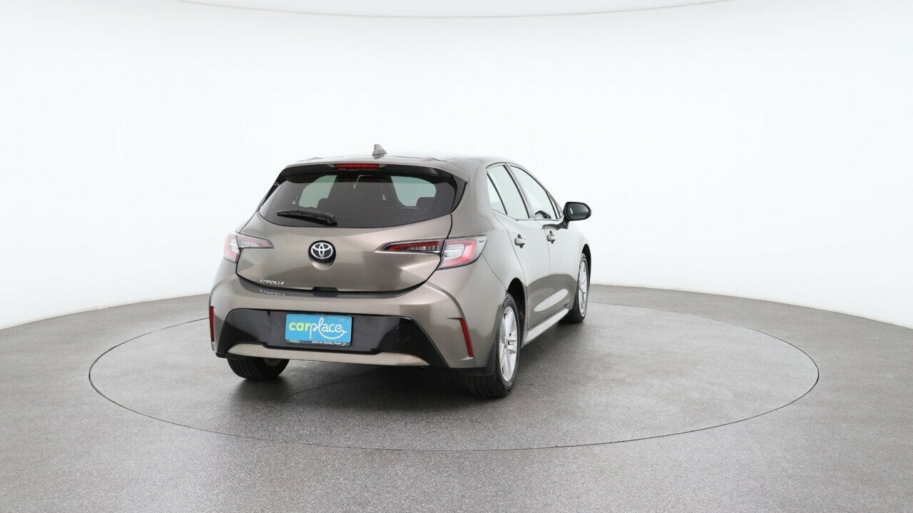 Toyota Corolla image 3
