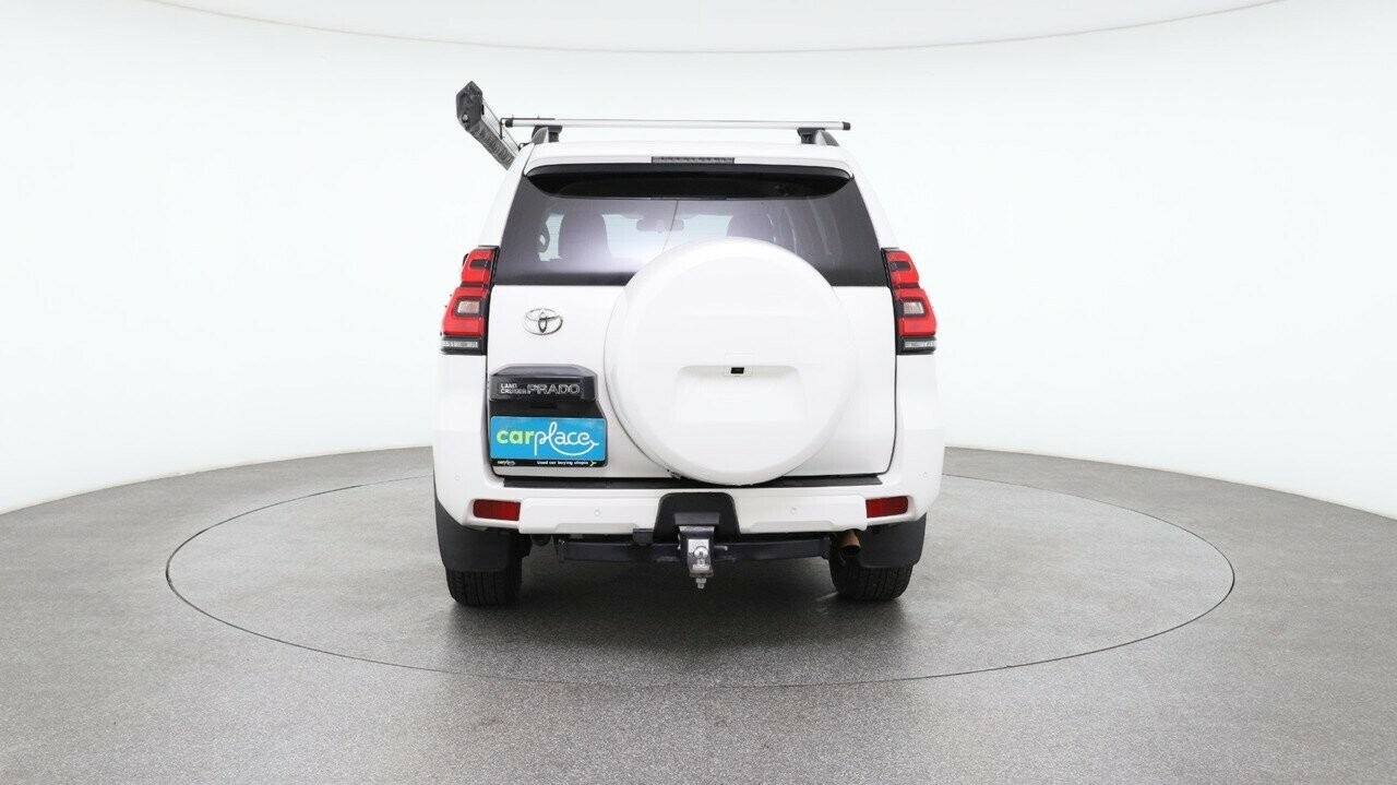 Toyota Landcruiser Prado image 2
