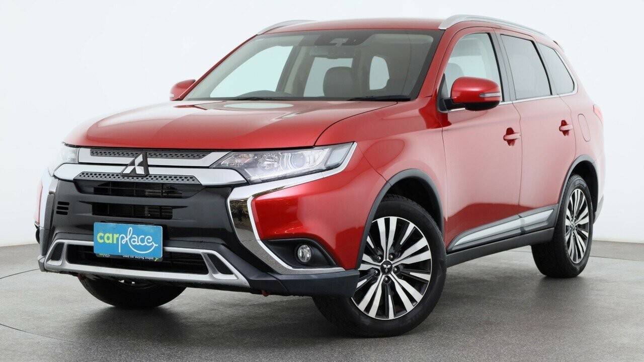 Mitsubishi Outlander image 1