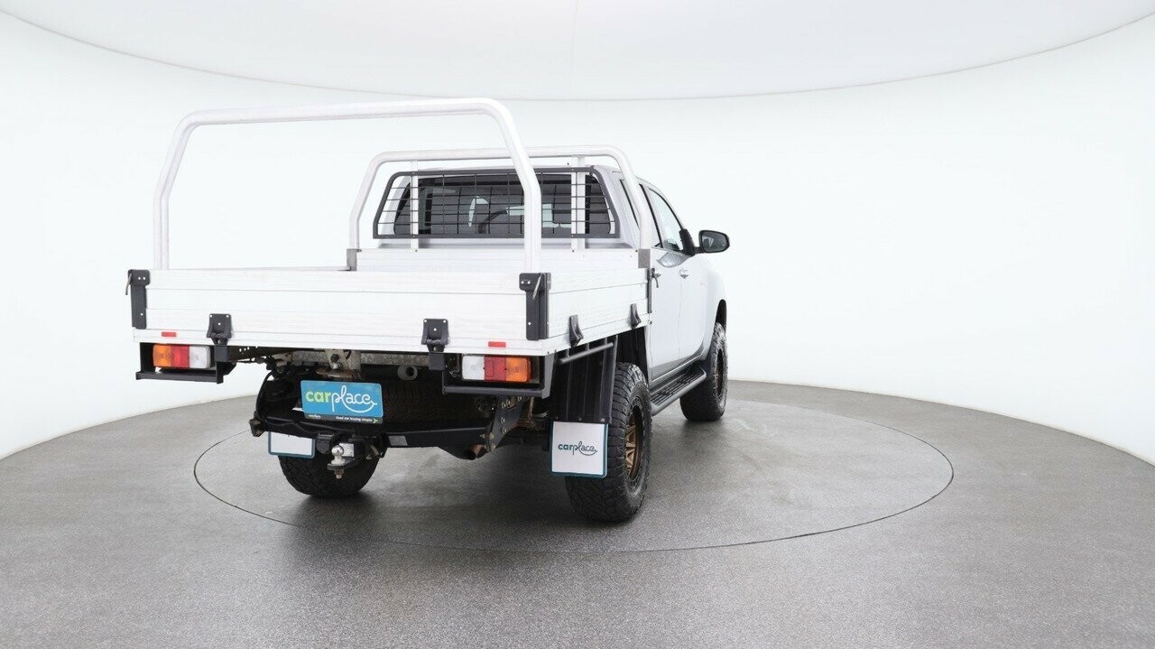 Toyota Hilux image 3