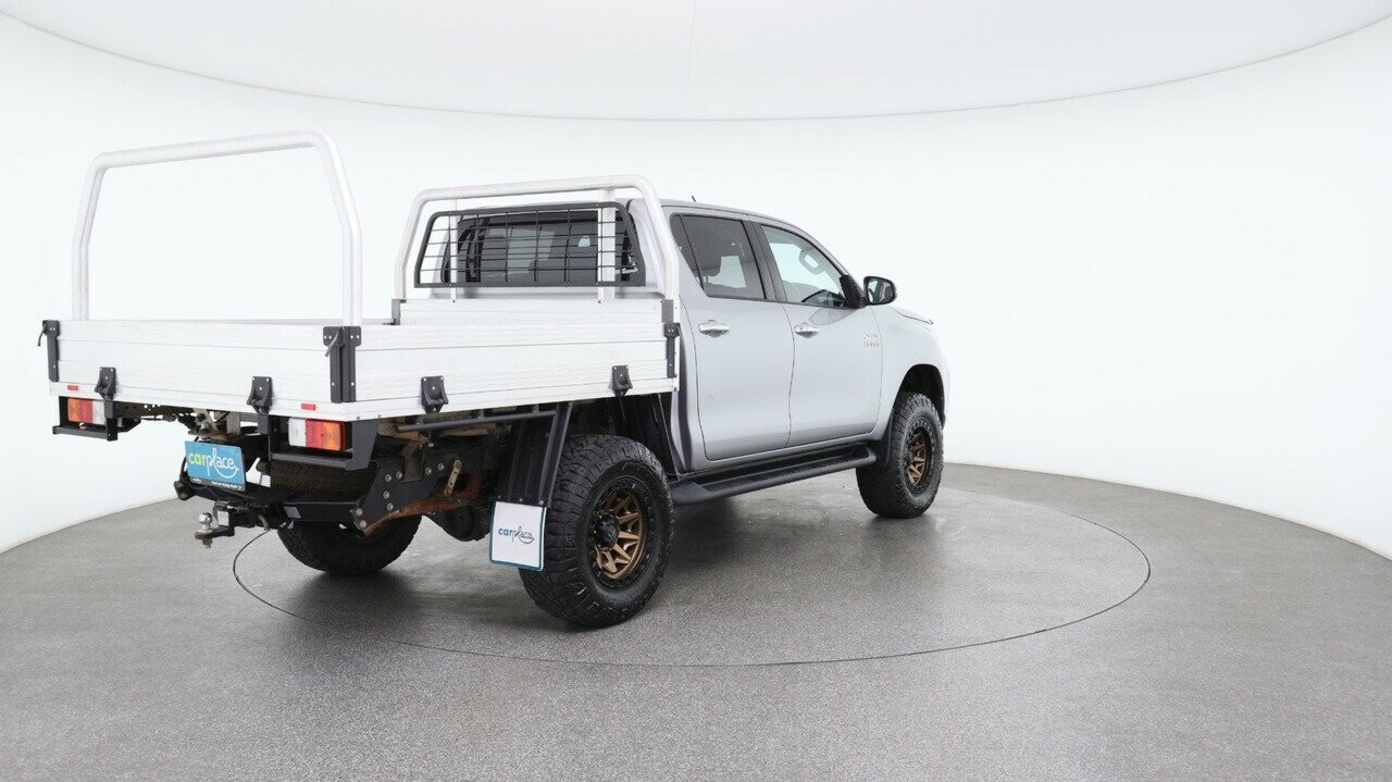 Toyota Hilux image 4