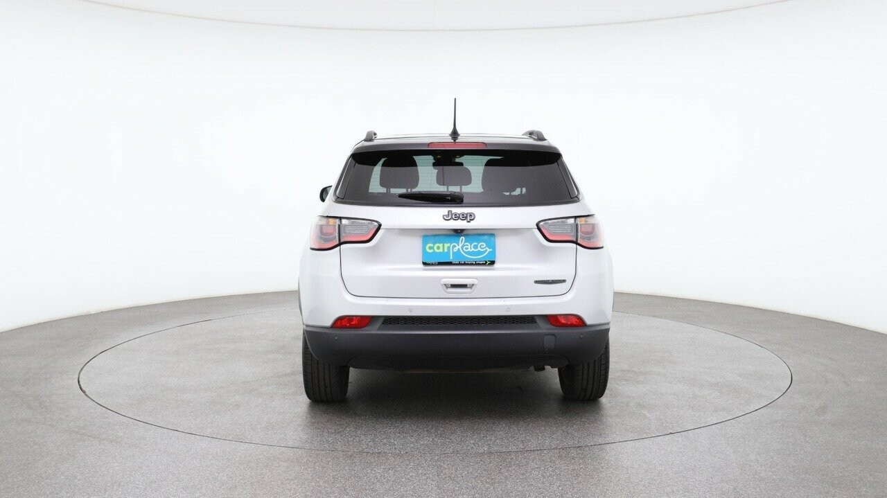 Jeep Compass image 2