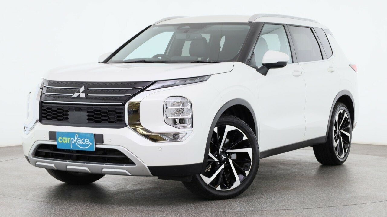 Mitsubishi Outlander image 1